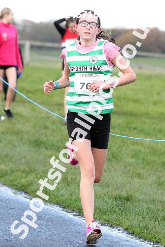 Boys and grils under-13s, Heaton Memorial 10k Road Race, Town Moor, Newcastle.  Photo: David T. Hewitson/Sports for All Pics